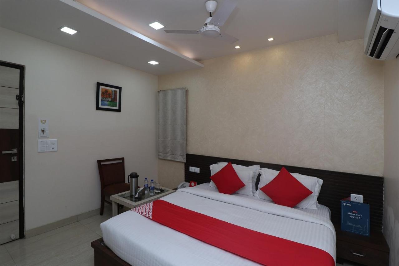 Oyo 29382 Golden Laurel Inn Deoria 外观 照片