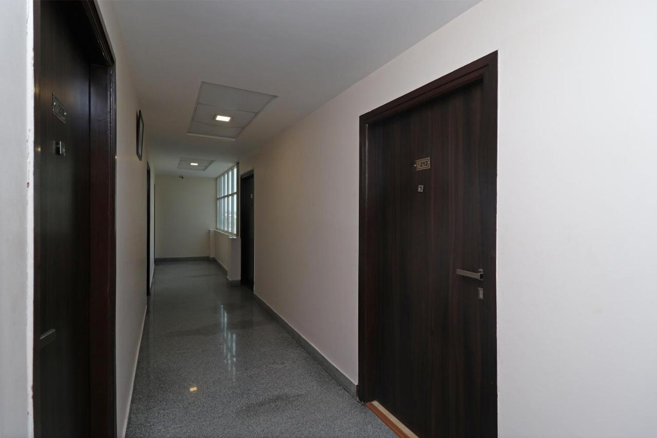 Oyo 29382 Golden Laurel Inn Deoria 外观 照片